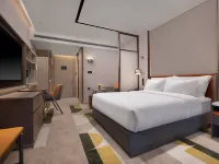 Home2 Suites by Hilton Wuhan High-speed Railway Station Qingshan Hotels near Beach Park