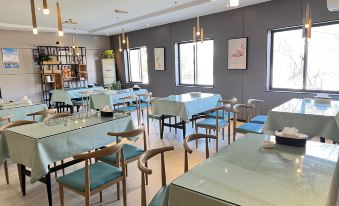 Zhangjiagang  Newstay Hotel