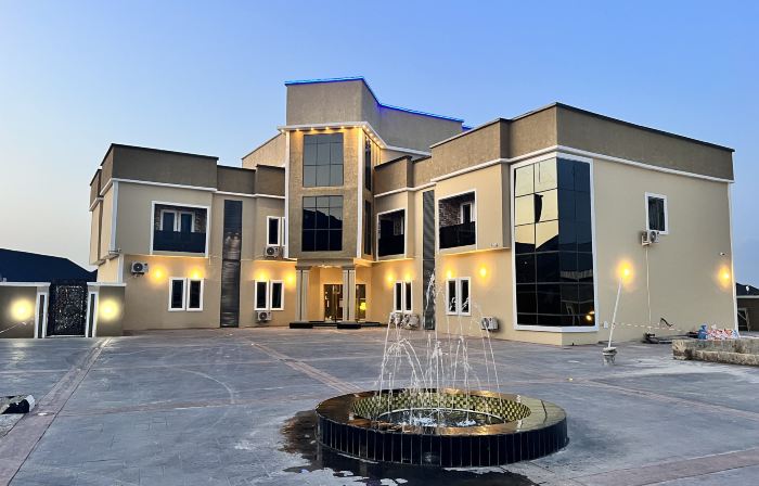 Clique Court Hotel & Suite