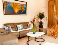 Haradise Suite Villa & Homestay Ha Long Hotel a 