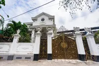 KN HOLIDAY VILLA Các khách sạn gần Trường Đại học Khoa học Xã hội và Nhân văn - ĐHQG TP.HCM