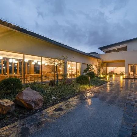 Taicang Qishierjia Village Yuanshe Yuejiang Private Hot Spring Homestay