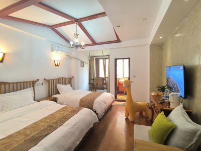 Lixian Ancient Castle Hotel (Taoping Qiang Village Scenic Area Branch)
