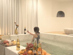 Qiuxi·aki Starry Sky Hot Spring Homestay (Anji Yunshang Grassland Branch)