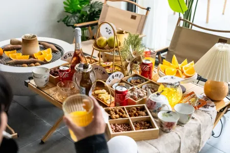 Floral Hotel· Chongming Shiguang Hotel Отели рядом с достопримечательностью «Chongming Xunyicao Theme Park»