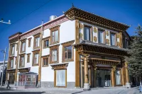 香格里拉·且慢·設計師供氧民宿（獨克宗古城店）