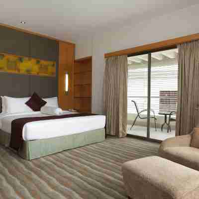 Lakeshore Grand Hotel Rooms