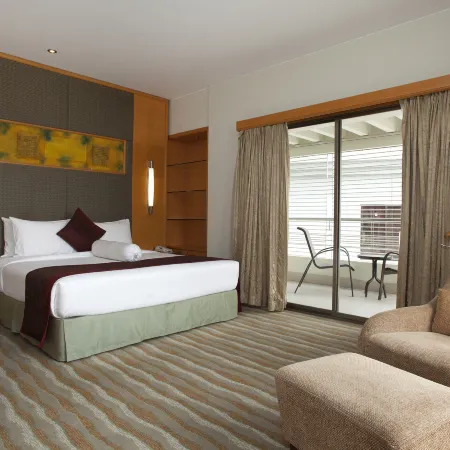 Lakeshore Grand Hotel