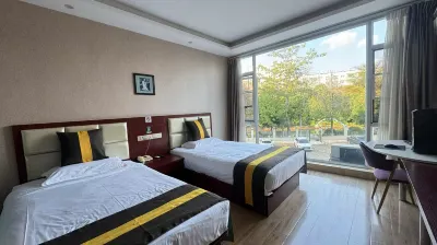 Shilin Heizuan Hotel