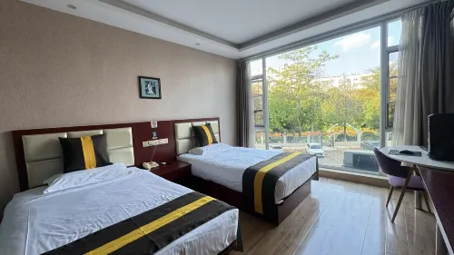 Shilin Heizuan Hotel