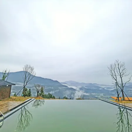 Jiangling Rape Blossom Holiday Villa