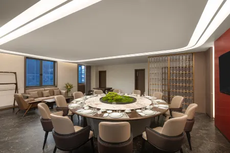 Days Hotel by Wyndham Tianshui Qinzhou Отели рядом с достопримечательностью «Yuquanguan Scenic Area»