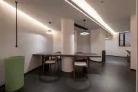 MOMENTUM Hotel (Wuhan Jiangtan Jianghan Road Pedestrian Street Branch)