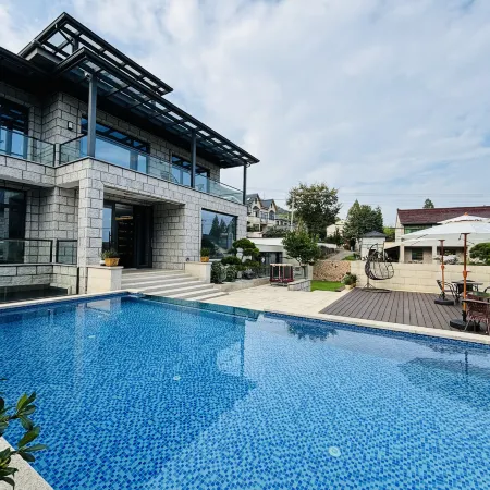Mogan Mountain Mid Flower Garden Resort Bungalow