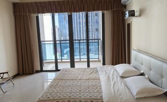 Dawu Xiaozhan Smart Audio-Visual Light Luxury Boutique Stay (Guilin High-Speed Rail North Station)