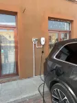 Jingdu Hotel (Shibazhan Forestry Bureau) - parking