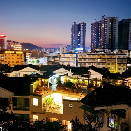 Yuerong Shanyuan Homestay