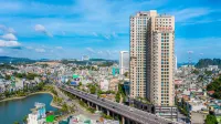 Ramada Hotel & Suites by Wyndham Halong Bay View Các khách sạn gần Chợ Cao Thắng