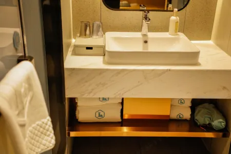 LanOuShangPin Hotel (Jinzhou Hongxing Meikailong)