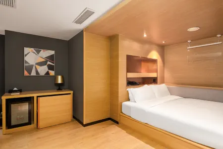 Orange Hotel (Chongqing Jiefangbei Hongyadong Riverview)