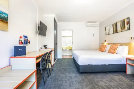 Nightcap at Ferntree Gully Hotel Motel Отели в г. Эмералд