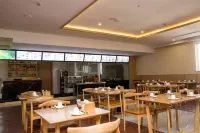 Weinisi Tangquan Shuihui Hotel