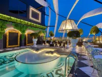 Arte By Thomas Chan Hotels near Publika