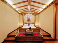 香格里拉松赞林藏地圣莲藏式庭院酒店 - 藏式榻榻米大床房