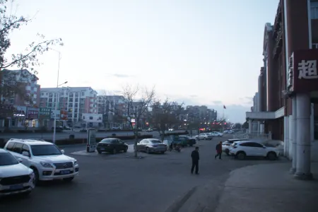 Arong Hemei Hotel Отели рядом с достопримечательностью «Arun Passenger Transport Terminal»