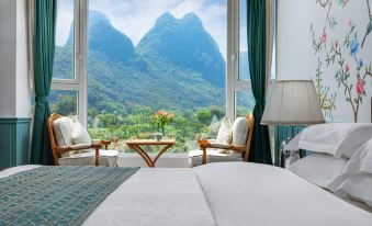 Yangshuo Yulong River Castle