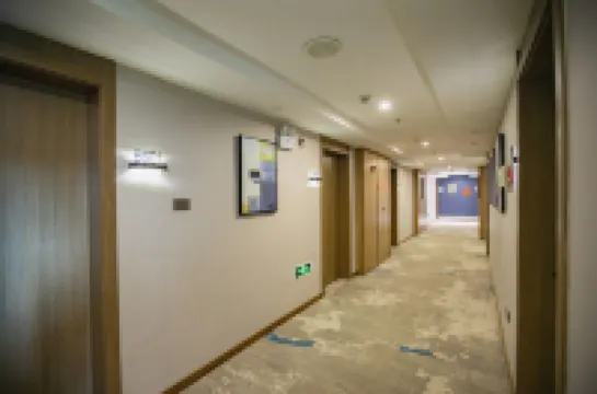 Jifen Qingchen Hotel (Lishui Wandi Plaza People's Hospital)