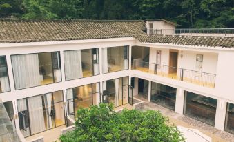 Find and Rest Hot Spring B&B in Qingcheng Mountain