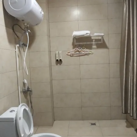 Yangjiang Caiying Business Hotel