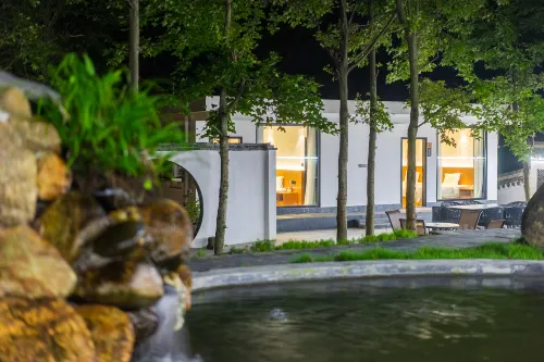 Shanzhongjian Hostel - Rooftop Pools