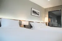 Best Western Plus Gyeongju Hotel Hotels near Bonggildaewangam Beach