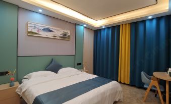 Mercure Yichun Golden Bay Hote