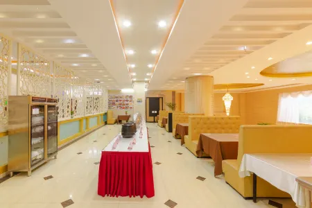 Jiujiang Taoyuan Hotel (Lushan High-Speed Railway Station) Отели рядом с достопримечательностью «Jiangxi Vocational College of Finance and Economics Balihu Campus»