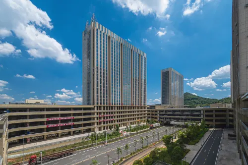 Xiangtan Yijian Hotel (Yuetang International Hetang City Railway Station) - Condos