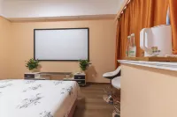First sight intelligent film and television apartment (Linyi University Town Golf manor store) - วิว