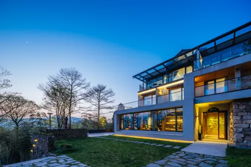 Yueshang Xiaolu | Mountain Forest Cloud Sea Snowfield Vacation Boutique Stay (Anji Jiangnan Tianchi)