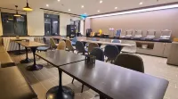 HanTing Hotel (Qingdao May Fourth Square Zhiquan Road Subway Station) - 2 Yıldız