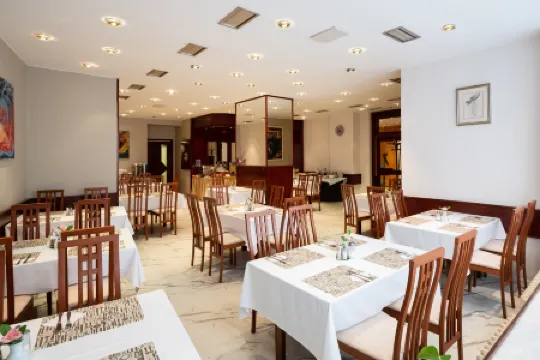 Hotel Harmony Отели рядом с достопримечательностью «Пороховая башня»