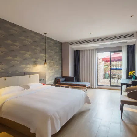 Moonlight Hotel in the City (Wing Yi Plaza)