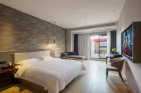 Moonlight Hotel in the City (Wing Yi Plaza)