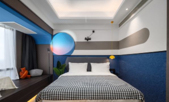 Banana Design Mansion