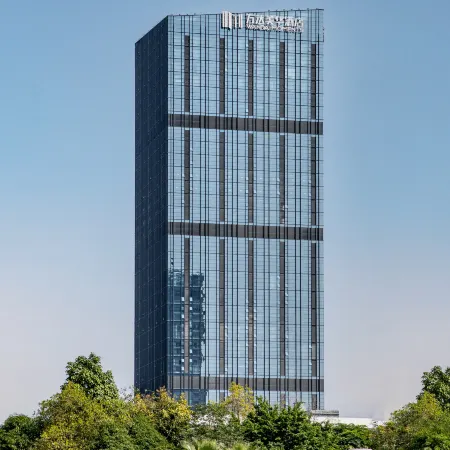 Meihua Hotel (Nanning East Railway Station South Square)