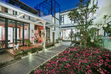 Yanniao Guiqiao Hidden Luxury Hotel