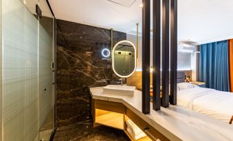 Orange Hotel (Caishen Temple Pedestrian Street)