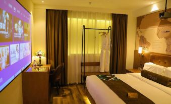 James Joyce Coffetel (Shenyang North Railway Station, Qishan Road Metro Station)