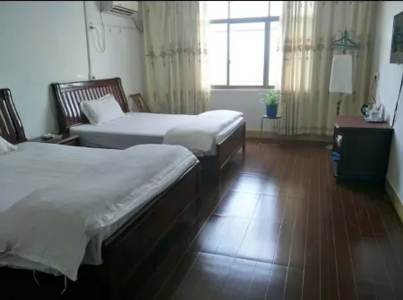 Xingan Zhanqian Hotel Отели рядом с достопримечательностью «Zhu De Commander in Chief Mrs. Xiao Jufang Former Residence»